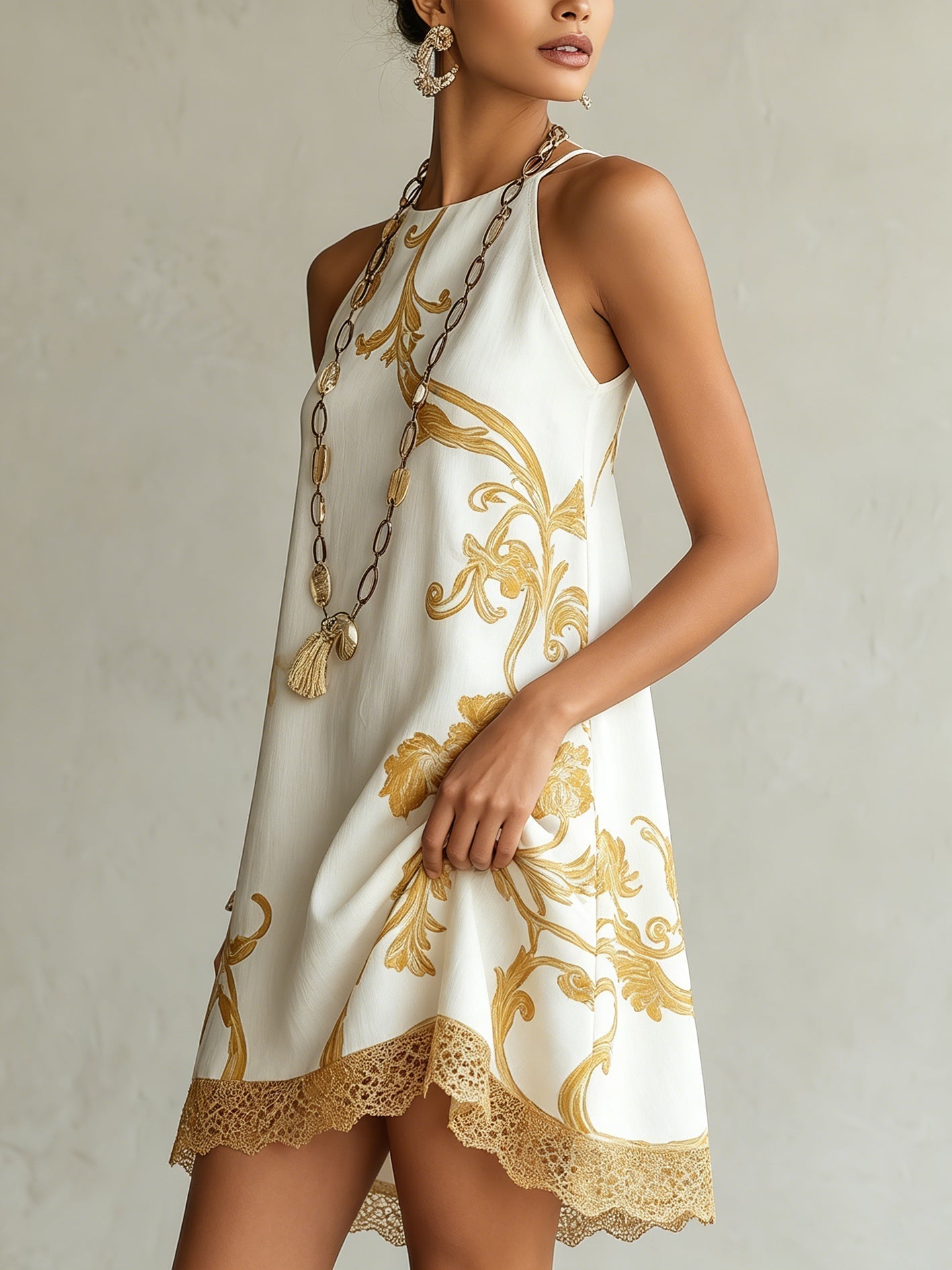 ELOÍSA | VESTIDO MINI DE ENCAJE BLANCO CON MOTIVOS DORADOS