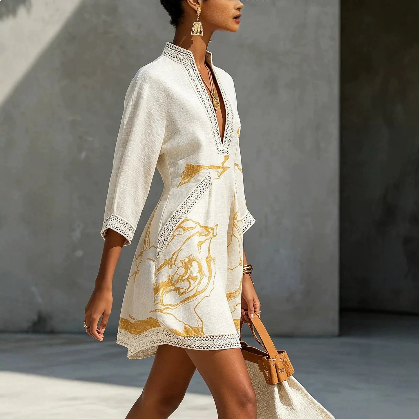 LEONOR | VESTIDO MINI DE ENCAJE CROCHET MARFIL CON DETALLES DORADOS Y ESCOTE EN V
